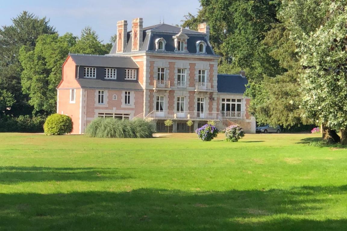 Chateau De La Chasse Beauvais Romagne  Exteriér fotografie